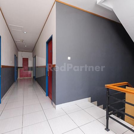 Ian Hotel Jaksa Mitra Reddoorz Jakarta Exterior foto