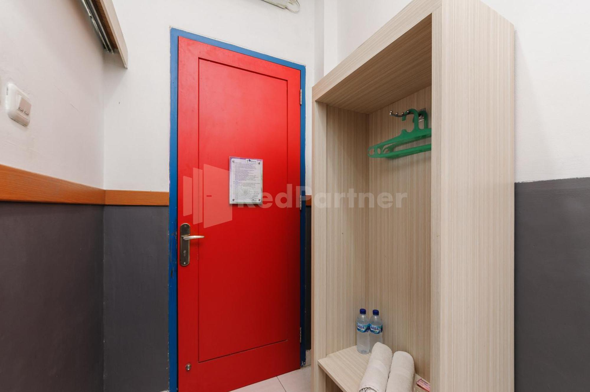 Ian Hotel Jaksa Mitra Reddoorz Jakarta Exterior foto